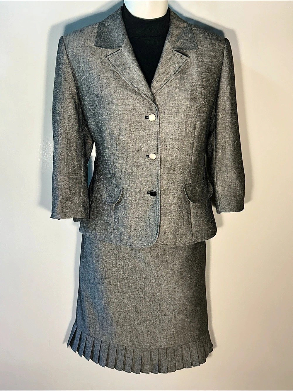 Le Suit Blazer Skirt Gray Retro Vintage Timeless Career Closet Staple Old Money